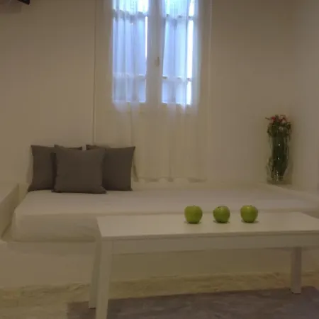 إم فور ميكونوس *