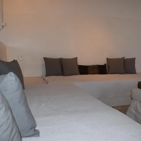 إم فور ميكونوس Mykonos Town