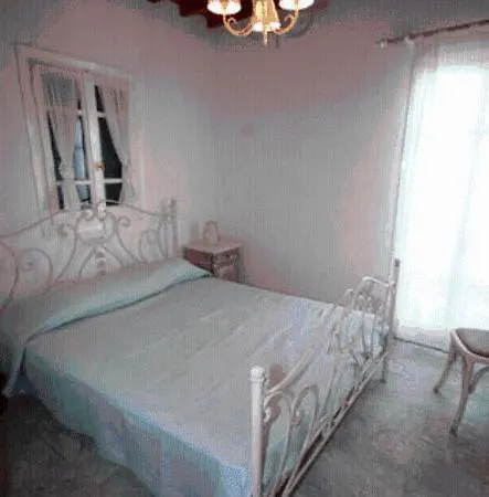 إم فور ميكونوس * Mykonos Town